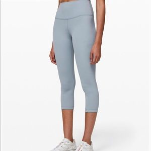 Lululemon Align Crop 21” size 6